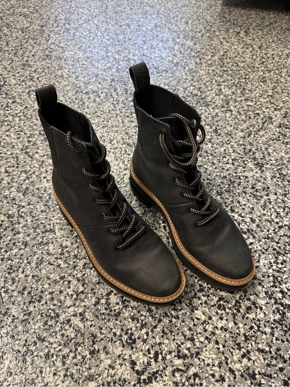 Toms Black Lace-Up Leather Ankle Boots with Tan Welt